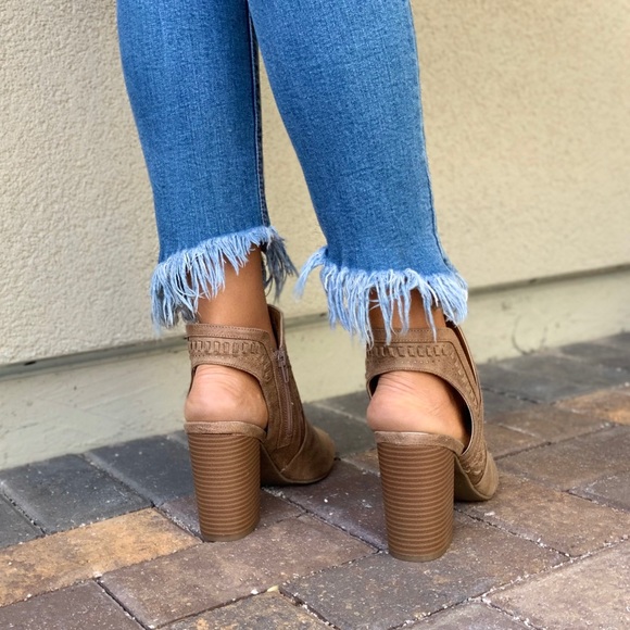 NIB Tan Peep Toe Slingback Stitched Detail Bootie - Picture 7 of 8